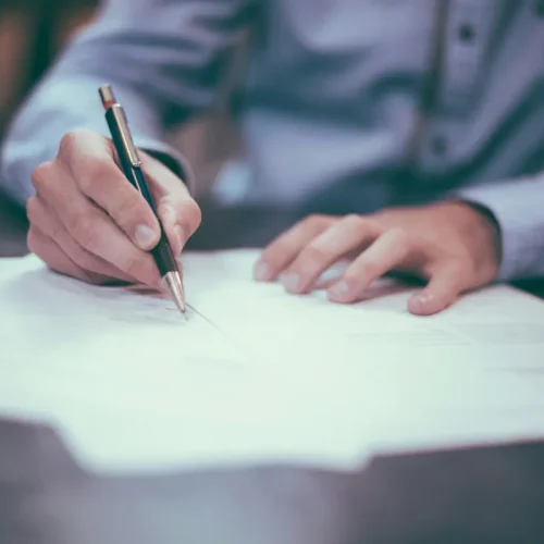 Jakie umowy powinien mieć każdy freelancer?